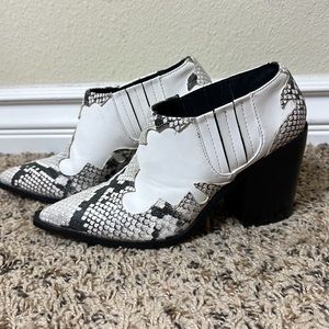 Urban Outfitters Booties. Size 6